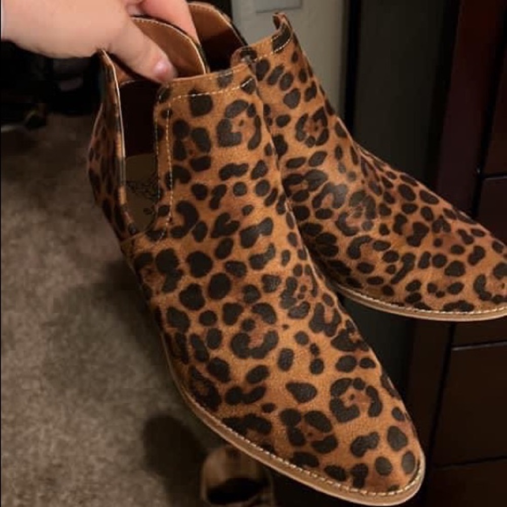 Women’s Leopard Shoes size 11